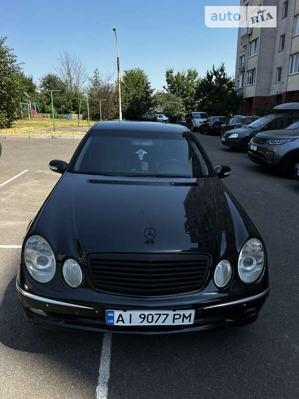 Mercedes-Benz E-Class 2005