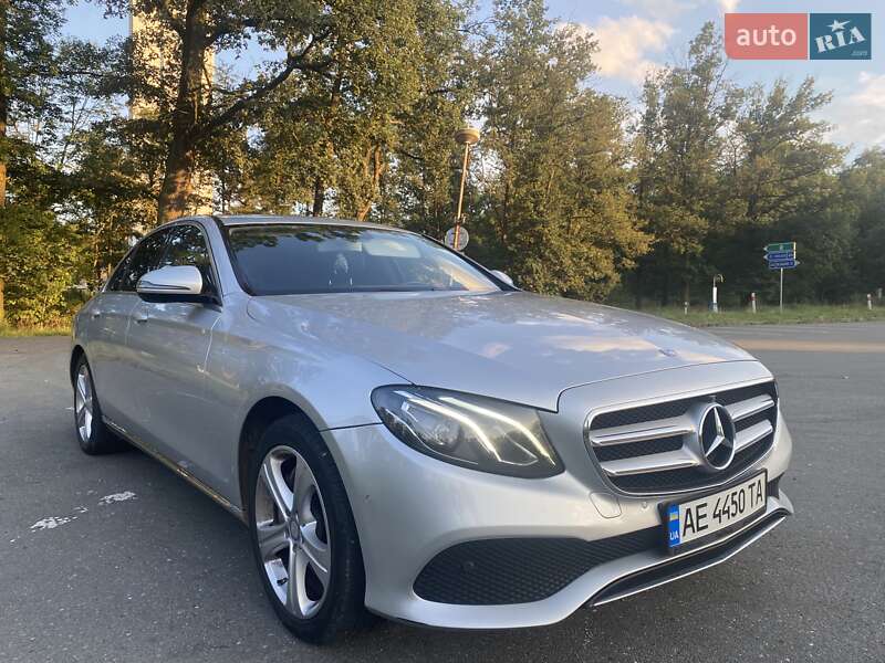 Седан Mercedes-Benz E-Class 2016 в Дніпрі