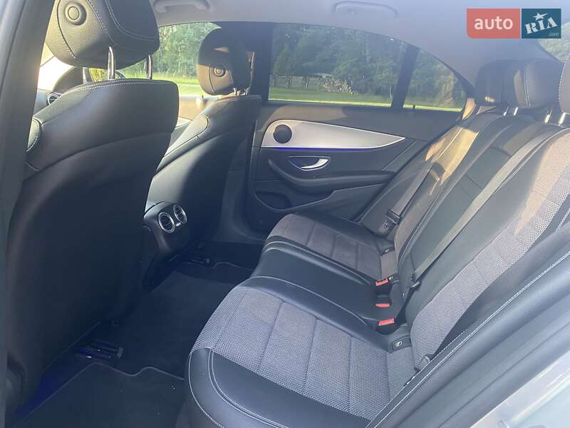 Седан Mercedes-Benz E-Class 2016 в Дніпрі