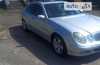 Седан Mercedes-Benz E-Class 2005 в Мурованых Куриловцах