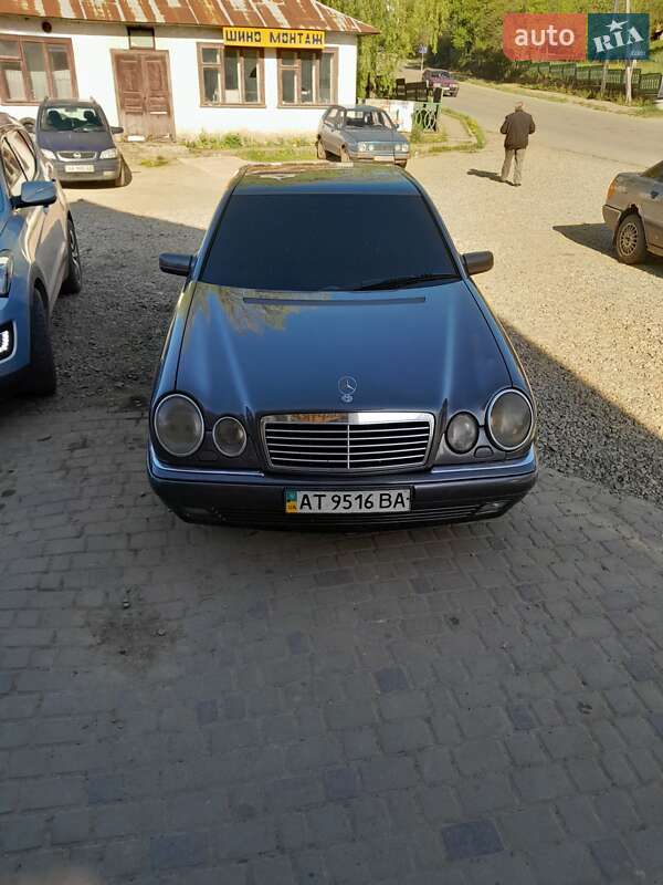 Седан Mercedes-Benz E-Class 1998 в Верховині