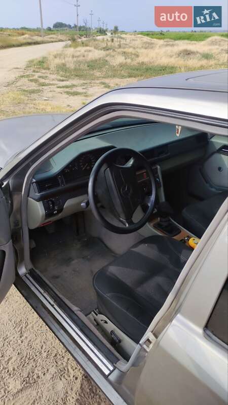 Седан Mercedes-Benz E-Class 1994 в Белгороде-Днестровском фото 3 Седан Mercedes-Benz E-Class 1994 в Белгороде-Днестровском