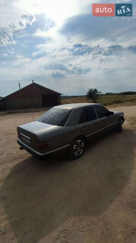 Седан Mercedes-Benz E-Class 1994 в Белгороде-Днестровском фото 7 Седан Mercedes-Benz E-Class 1994 в Белгороде-Днестровском