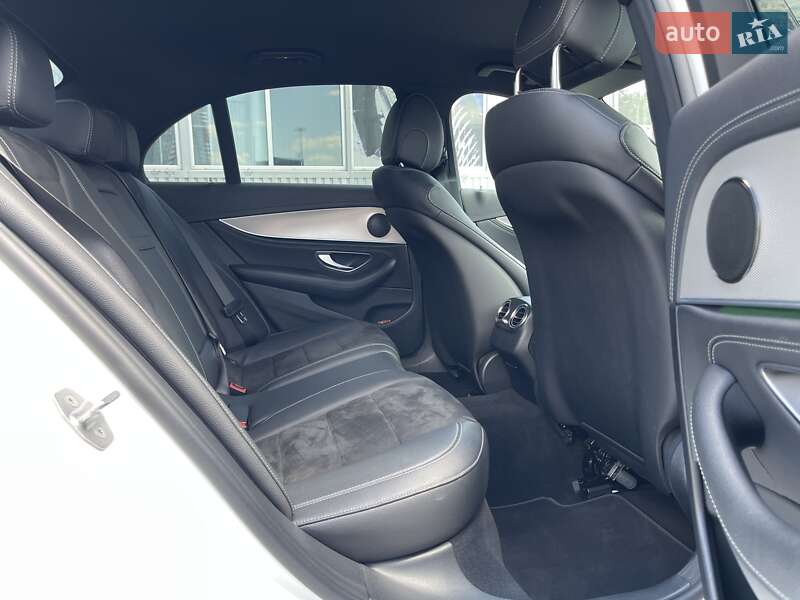 Седан Mercedes-Benz E-Class 2017 в Киеве