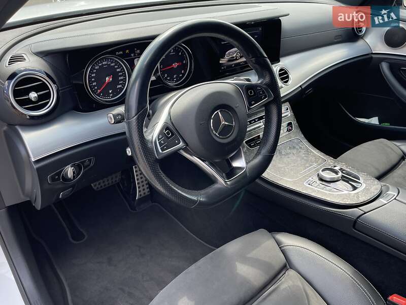 Седан Mercedes-Benz E-Class 2017 в Киеве