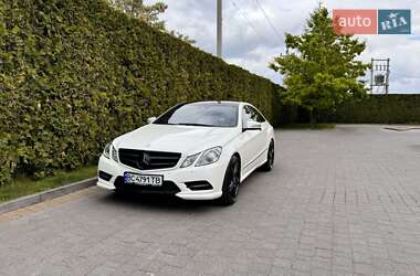 Купе Mercedes-Benz E-Class 2012 в 