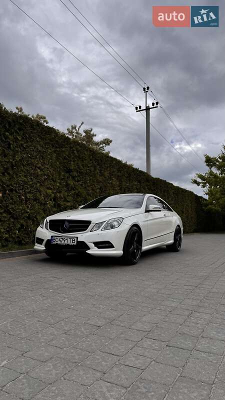 Купе Mercedes-Benz E-Class 2012 в Львове