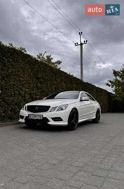 Купе Mercedes-Benz E-Class 2012 в 
