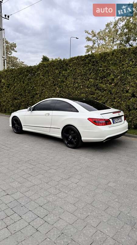 Купе Mercedes-Benz E-Class 2012 в Львове