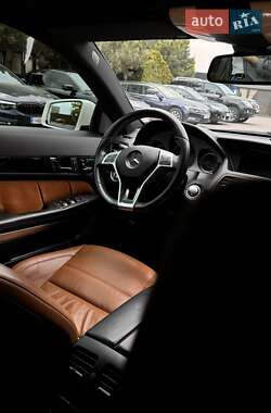 Купе Mercedes-Benz E-Class 2012 в 
