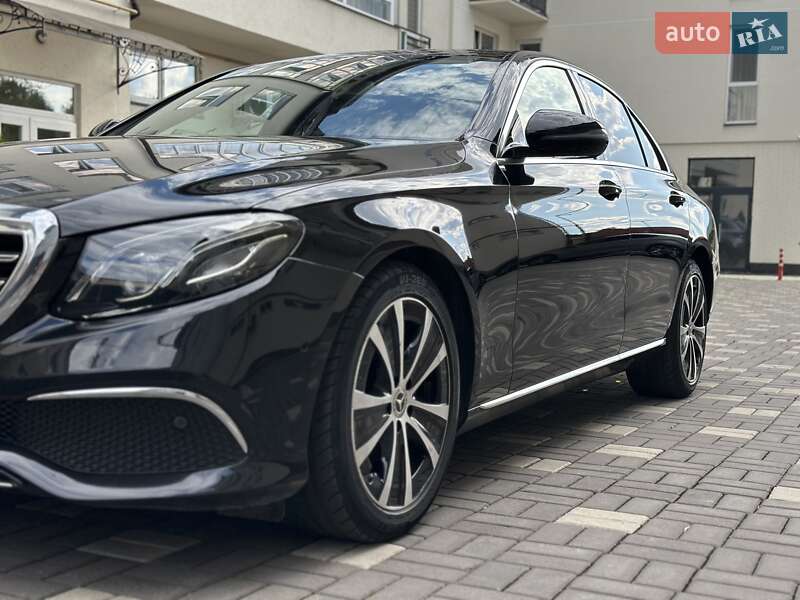 Седан Mercedes-Benz E-Class 2018 в Сваляві