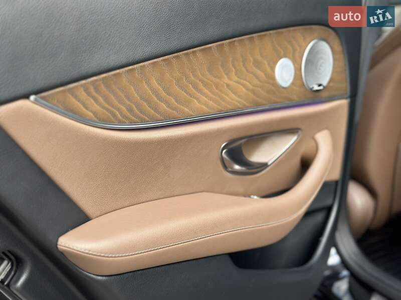 Седан Mercedes-Benz E-Class 2018 в Сваляві