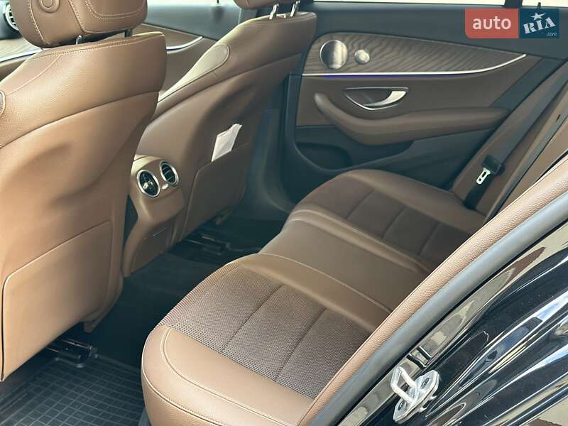 Седан Mercedes-Benz E-Class 2018 в Сваляві