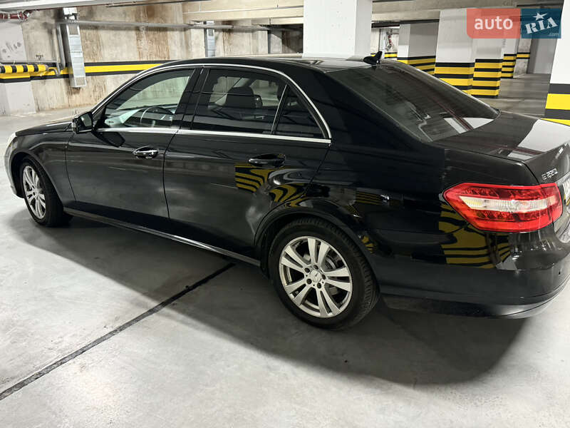 Седан Mercedes-Benz E-Class 2012 в Вінниці