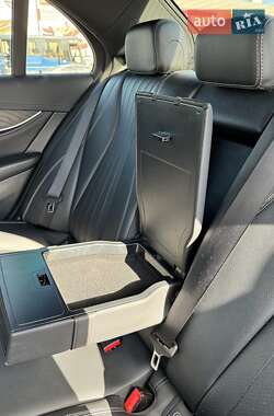 Седан Mercedes-Benz E-Class 2018 в 