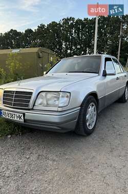 Седан Mercedes-Benz E-Class 1994 в Виннице