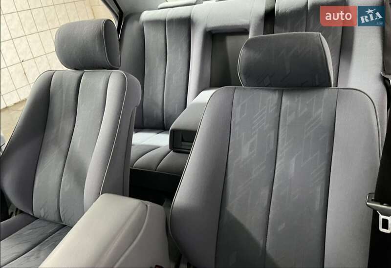 Седан Mercedes-Benz E-Class 2000 в Черновцах