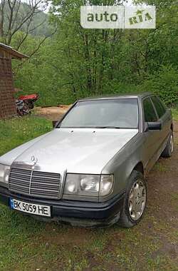 Седан Mercedes-Benz E-Class 1987 в Косові