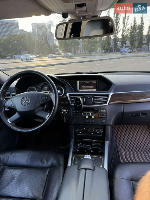 Універсал Mercedes-Benz E-Class 2012 в Києві