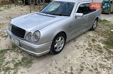 Седан Mercedes-Benz E-Class 1998 в Львові