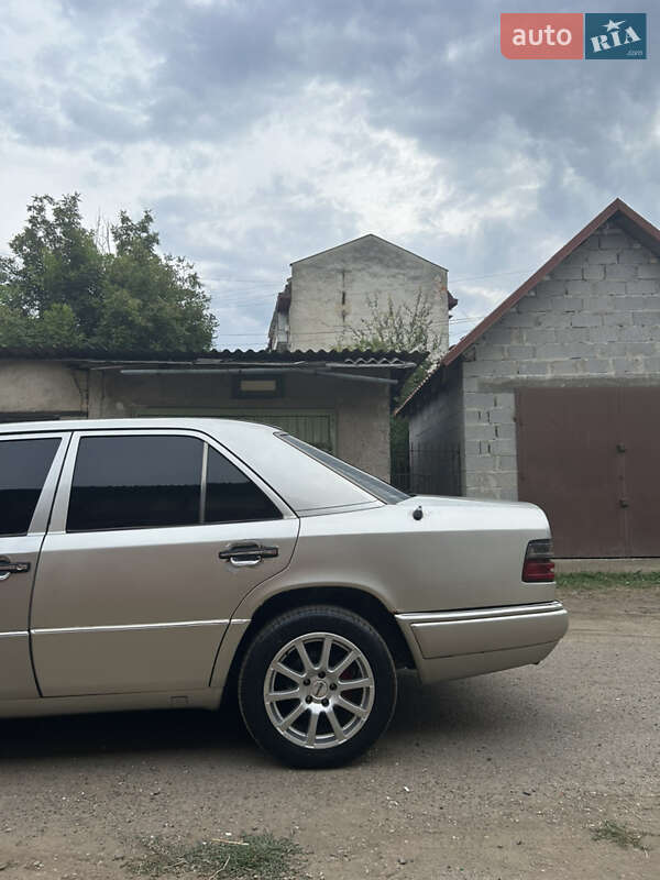 Седан Mercedes-Benz E-Class 1995 в Иршаве фото 22 Седан Mercedes-Benz E-Class 1995 в Иршаве