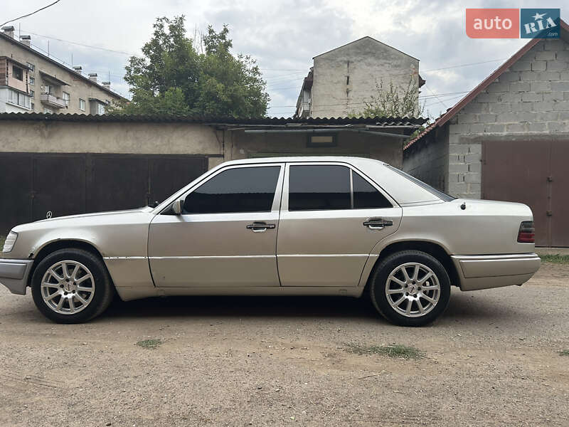 Седан Mercedes-Benz E-Class 1995 в Иршаве фото 20 Седан Mercedes-Benz E-Class 1995 в Иршаве