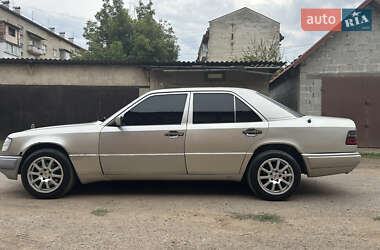 Седан Mercedes-Benz E-Class 1995 в 