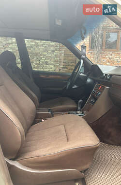 Седан Mercedes-Benz E-Class 1995 в 