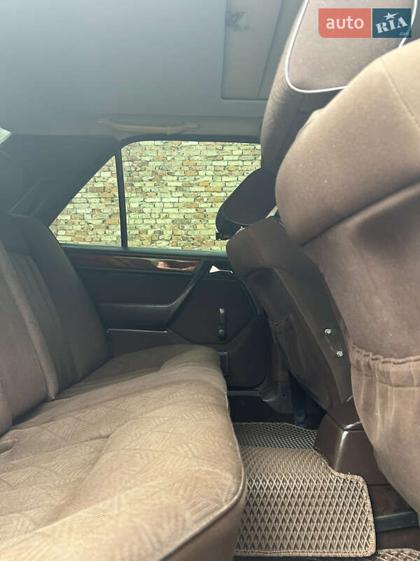 Седан Mercedes-Benz E-Class 1995 в Иршаве фото 45 Седан Mercedes-Benz E-Class 1995 в Иршаве