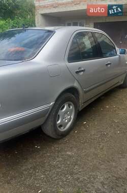 Седан Mercedes-Benz E-Class 1997 в 
