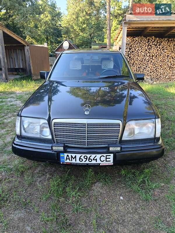 Седан Mercedes-Benz E-Class 1994 в Народичах