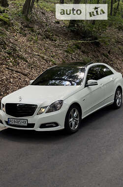 Седан Mercedes-Benz E-Class 2009 в Перечине