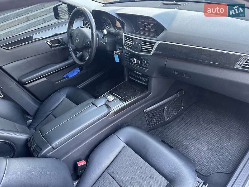 Седан Mercedes-Benz E-Class 2009 в Запоріжжі