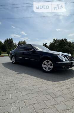 Седан Mercedes-Benz E-Class 2005 в Черновцах