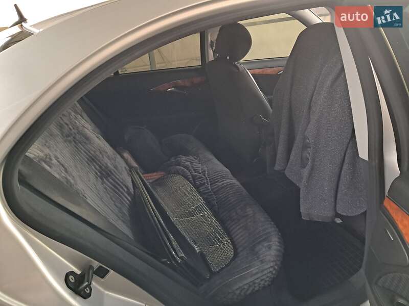 Седан Mercedes-Benz E-Class 2005 в Кельменцях фото 21 Седан Mercedes-Benz E-Class 2005 в Кельменцях