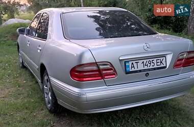 Седан Mercedes-Benz E-Class 2000 в Коломые