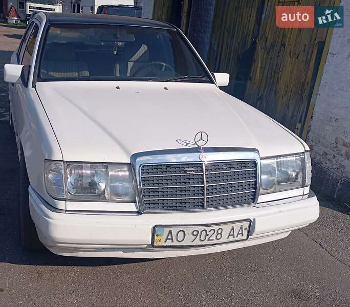 Mercedes-Benz E-Class 1989