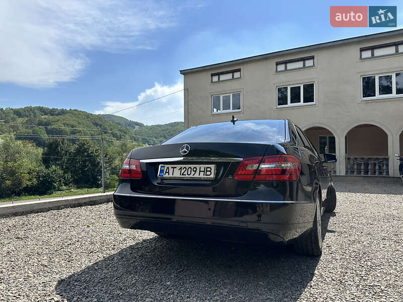 Седан Mercedes-Benz E-Class 2011 в Тячеві