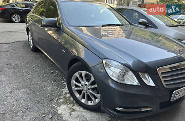 Седан Mercedes-Benz E-Class 2012 в Львові