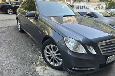 Седан Mercedes-Benz E-Class 2012 в Львові