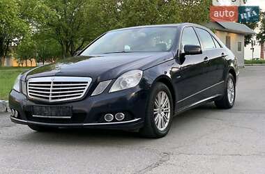 Седан Mercedes-Benz E-Class 2010 в Хмельницком