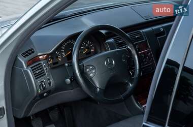 Седан Mercedes-Benz E-Class 2000 в 