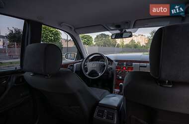 Седан Mercedes-Benz E-Class 2000 в 