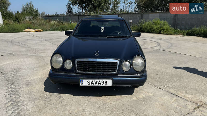 Седан Mercedes-Benz E-Class 1998 в Киеве