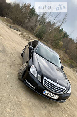 Седан Mercedes-Benz E-Class 2011 в Ровно