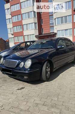 Седан Mercedes-Benz E-Class 1999 в Вараші