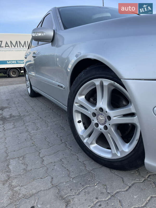 Седан Mercedes-Benz E-Class 2002 в Коломые