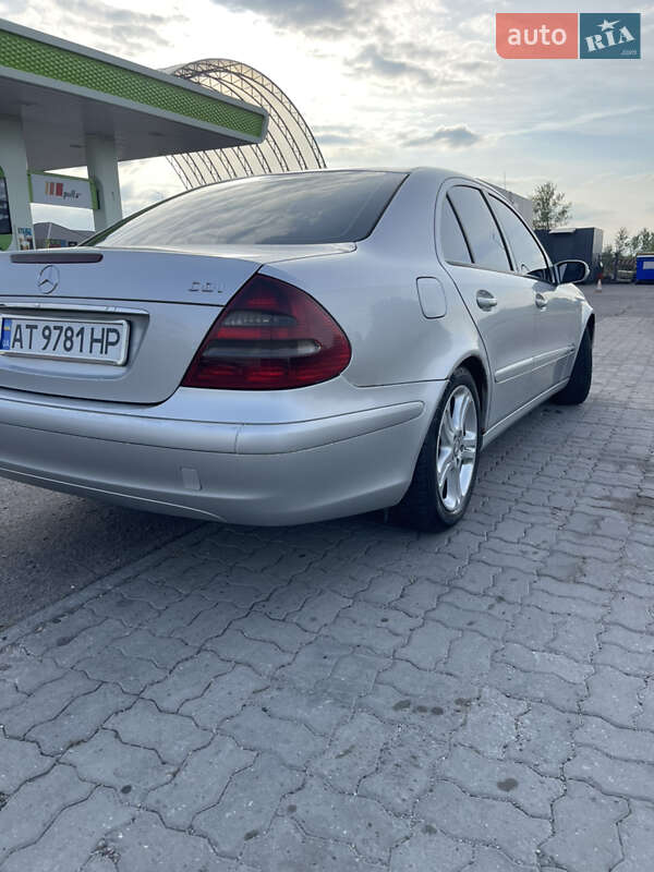 Седан Mercedes-Benz E-Class 2002 в Коломые