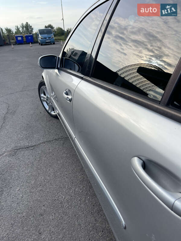 Седан Mercedes-Benz E-Class 2002 в Коломые