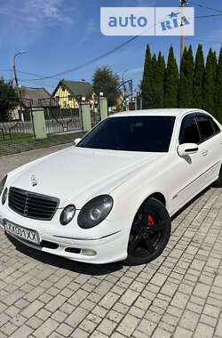 Седан Mercedes-Benz E-Class 2003 в Самборі